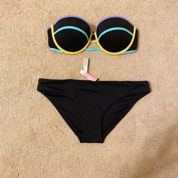 Victoria’s Secret Bikini Set - Picture 1 of 5